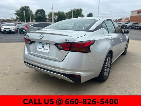 Used 2024 Nissan Altima 2.5 SV FWD image 9