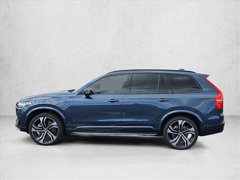 Used 2022 Volvo XC90 T8 R-Design w/ Advanced Package image 9