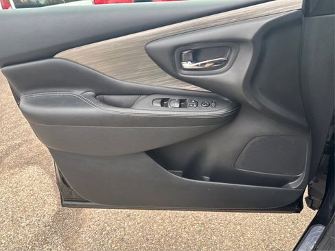 Used 2018 Nissan Murano SV image 32