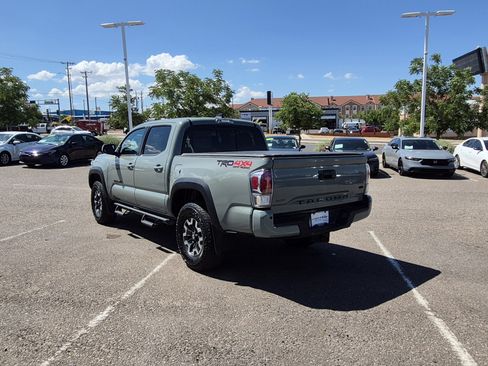Used 2023 Toyota Tacoma TRD Off-Road w/ Advanced Technology Package AWD/4WD image 3
