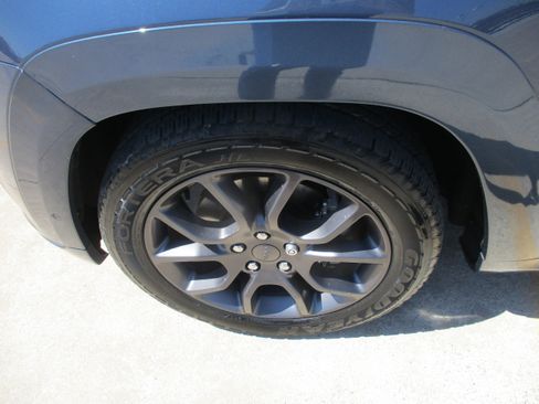 Used 2020 Jeep Grand Cherokee High Altitude AWD/4WD image 3