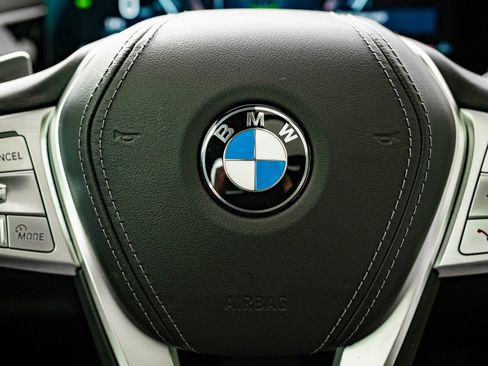 Used 2024 BMW X7 xDrive40i image 26