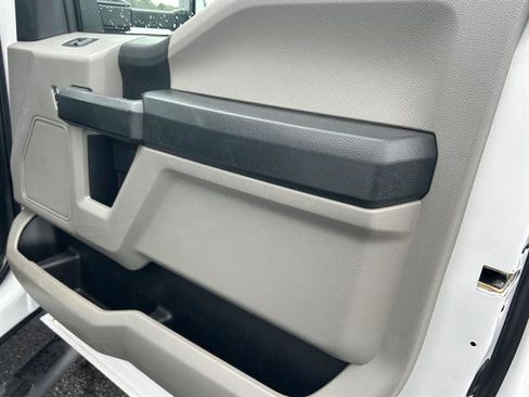 Used 2018 Ford F550 2WD Crew Cab Super Duty image 19
