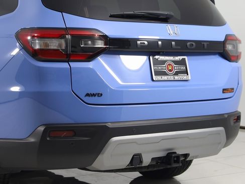 Used 2023 Honda Pilot TrailSport image 29