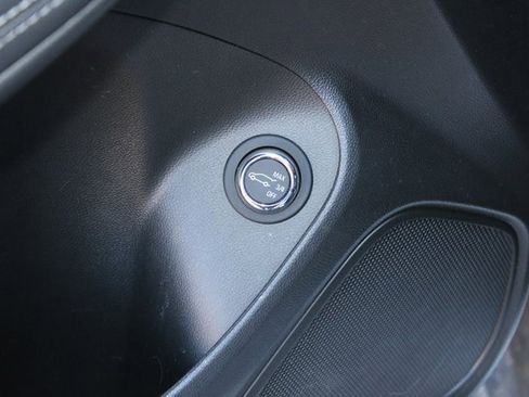 Certified 2022 Buick Encore GX Essence image 22