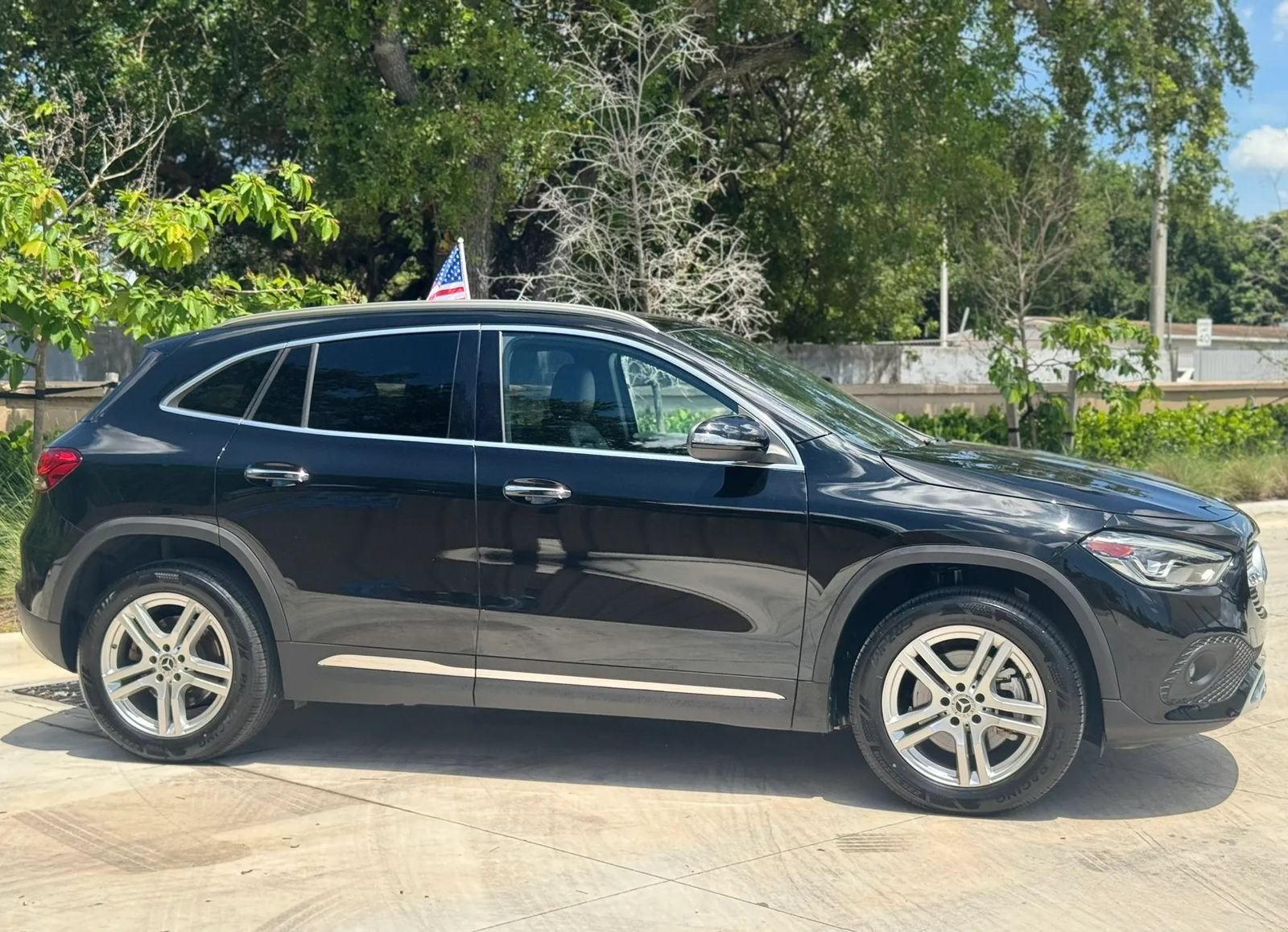 Used 2021 Mercedes-Benz GLA 250 w/ Premium Package image 2
