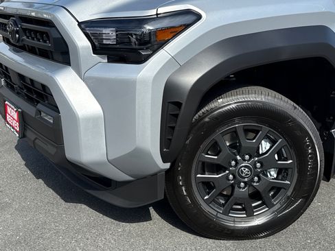 New 2026 Toyota 4Runner SR5 AWD/4WD image 3