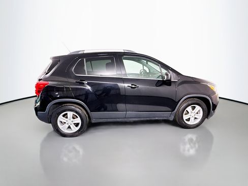 Used 2020 Chevrolet Trax LT image 11