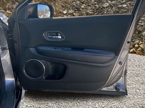 Used 2018 Honda HR-V EX image 22