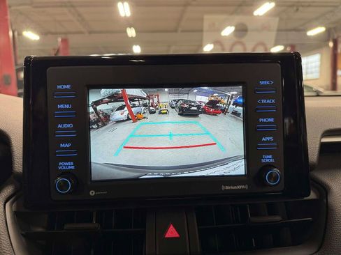 Used 2022 Toyota RAV4 XLE w/ Convenience Package image 28