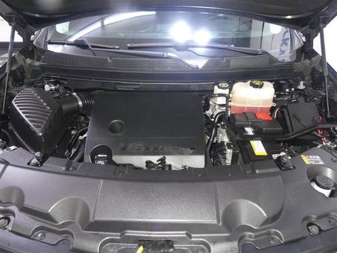 Used 2019 Chevrolet Traverse LT image 12