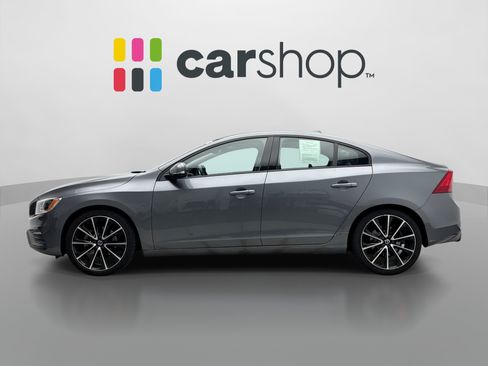 Used 2018 Volvo S60 T5 Dynamic w/ Vision Package FWD image 2