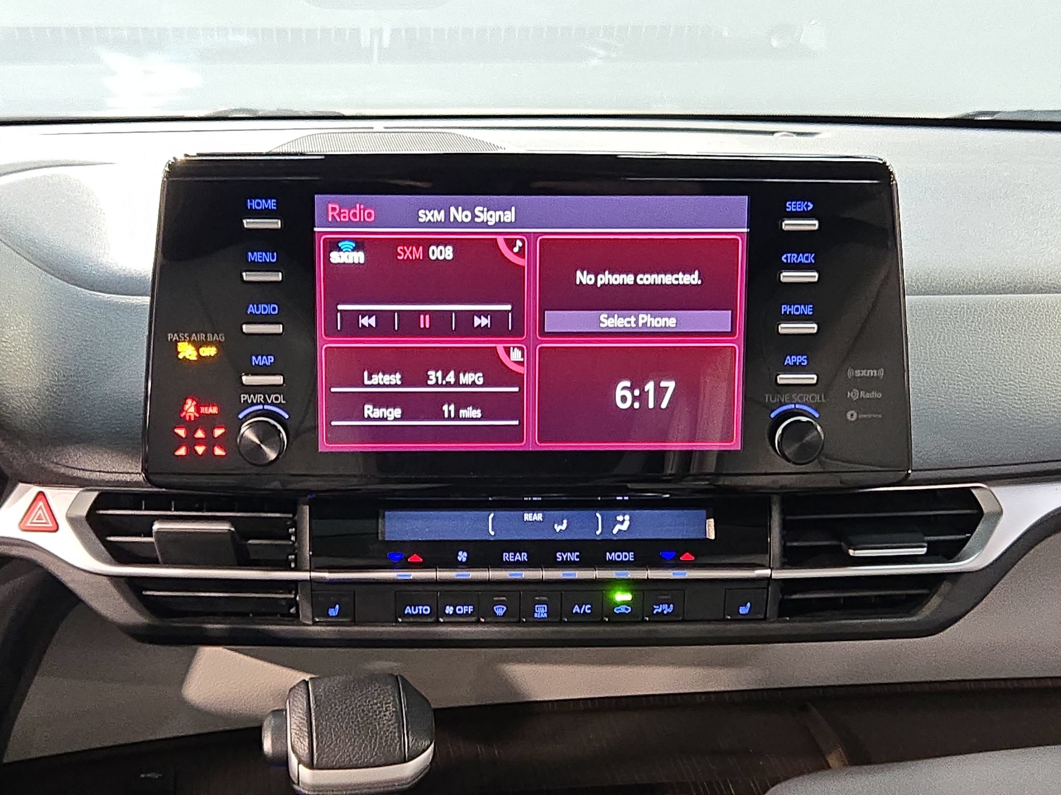Used 2021 Toyota Sienna XLE FWD image 16