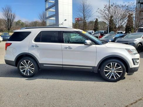 Used 2017 Ford Explorer Platinum image 5
