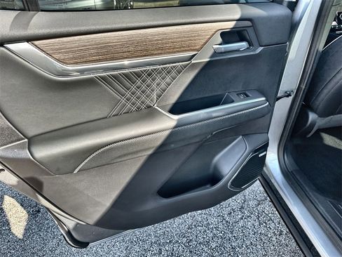 New 2026 GMC Acadia Denali w/ Super Cruise Package image 15