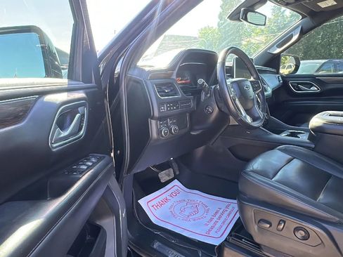 Used 2022 Chevrolet Tahoe Z71 w/ Luxury Package AWD/4WD image 9