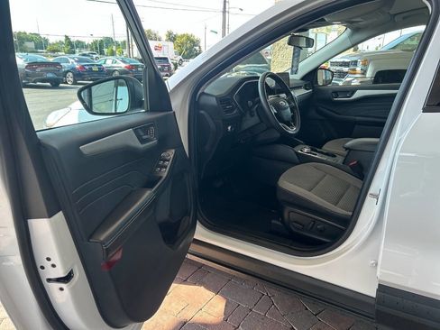 Used 2022 Ford Escape SE w/ Cold Weather Package image 31