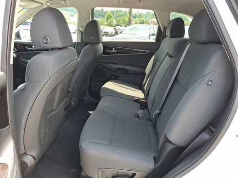 Used 2020 Kia Sorento LX AWD/4WD image 10