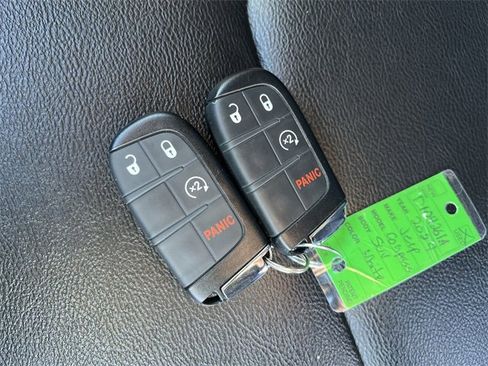 Used 2024 Jeep Compass Limited image 25