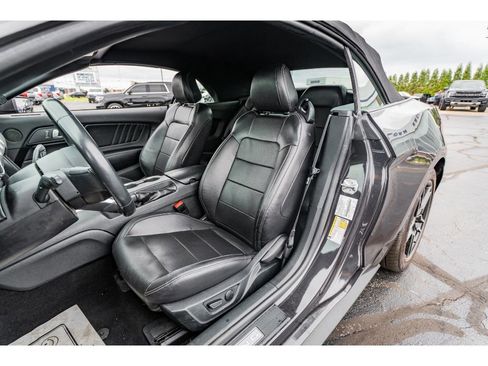 Used 2023 Ford Mustang Premium image 8