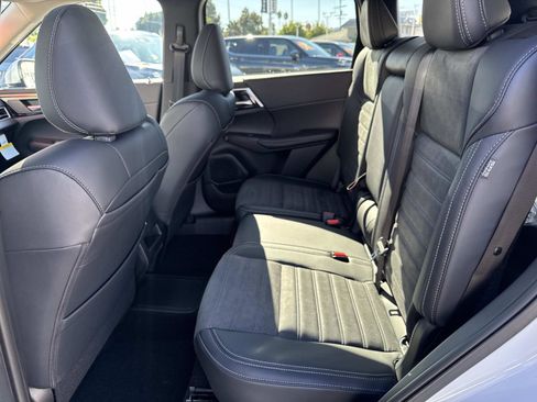 New 2025 Mitsubishi Outlander 4WD Plug-In Hybrid image 13