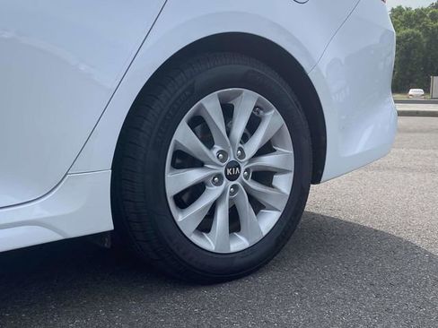 Used 2018 Kia Optima EX w/ Premium Package image 11