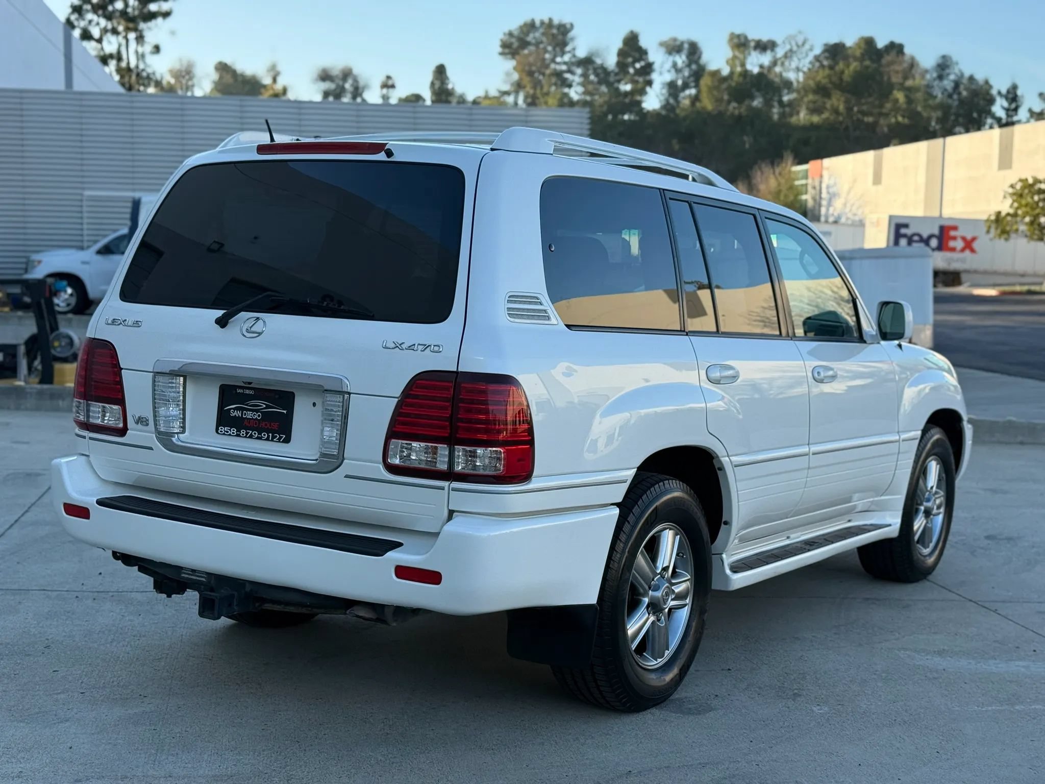 Used 2006 Lexus LX 470 4WD w/ Preferred Accessory Pkg image 37