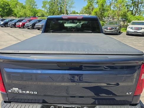 Used 2021 Chevrolet Silverado 1500 LT w/ Z71 Off-Road Package AWD/4WD image 7
