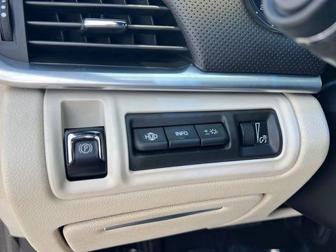 Used 2016 Cadillac XTS Vsport Platinum AWD/4WD image 20