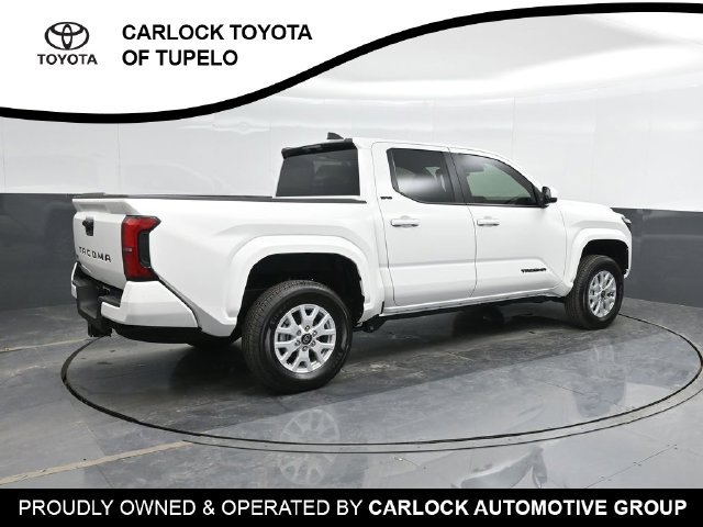 Used 2025 Toyota Tacoma SR5 AWD/4WD image 3