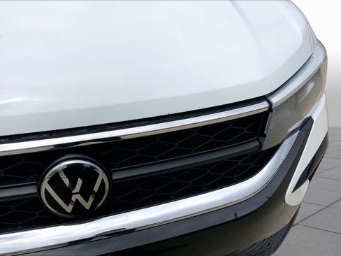 Used 2024 Volkswagen Taos SE FWD image 29
