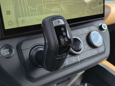 New 2026 Land Rover Defender 130 X-Dynamic SE AWD/4WD image 35