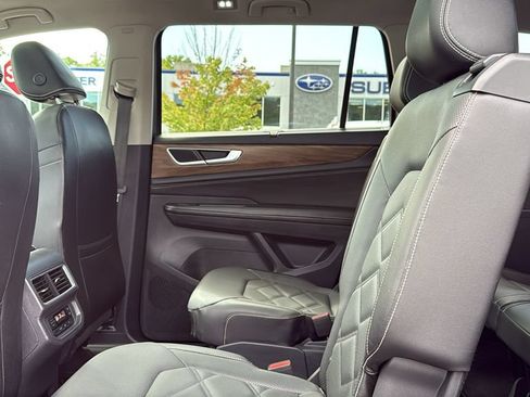 Used 2024 Volkswagen Atlas SE w/ Panoramic Sunroof Package AWD/4WD image 25
