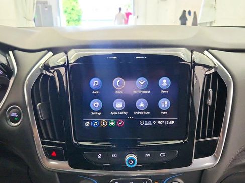 Used 2023 Chevrolet Traverse LT FWD image 16