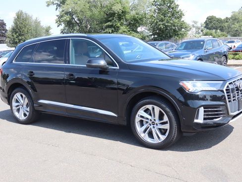 Used 2023 Audi Q7 3.0T Premium w/ Convenience Package AWD/4WD image 3