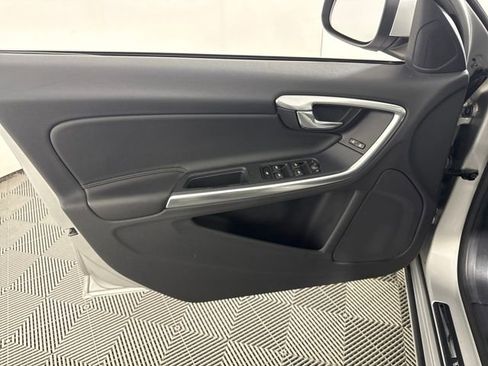 Used 2015 Volvo S60 T5 Premier image 18