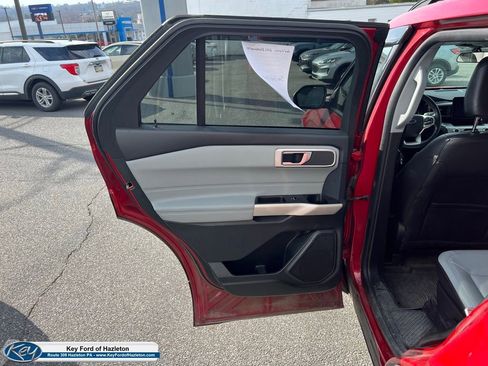 Used 2021 Ford Explorer XLT w/ Equipment Group 202A AWD/4WD image 28