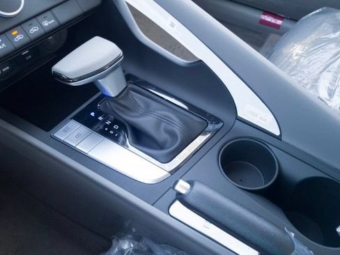 New 2026 Hyundai Elantra SE FWD image 24