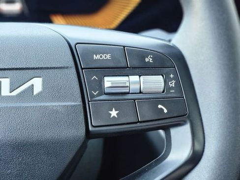 Used 2025 Kia K4 FWD image 18