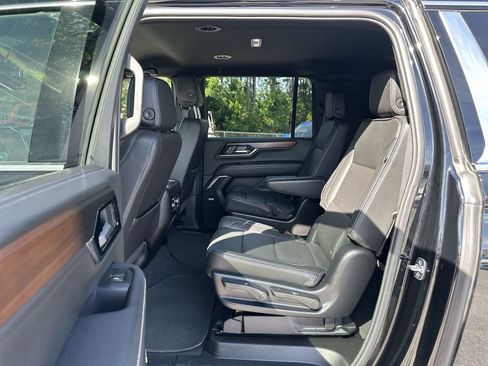 Certified 2025 GMC Yukon XL Denali AWD/4WD image 24