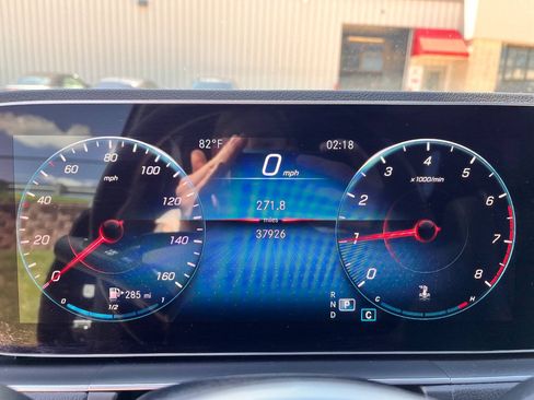 Used 2023 Mercedes-Benz GLE 350 4MATIC w/ Premium Package image 12