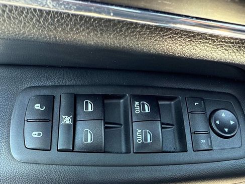 Used 2018 Jeep Grand Cherokee Limited image 18