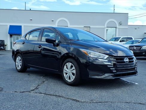 Used 2025 Nissan Versa S FWD image 1