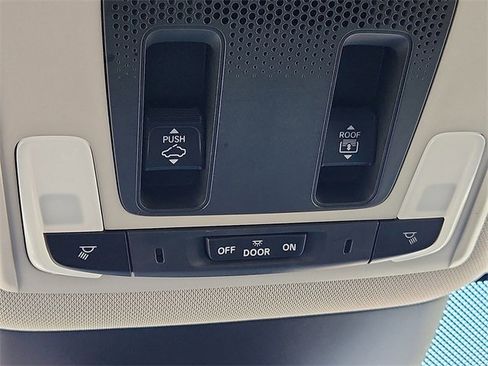 Used 2023 Honda Pilot Touring image 22