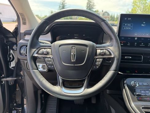 Used 2023 Lincoln Nautilus AWD w/ Premium Package image 22