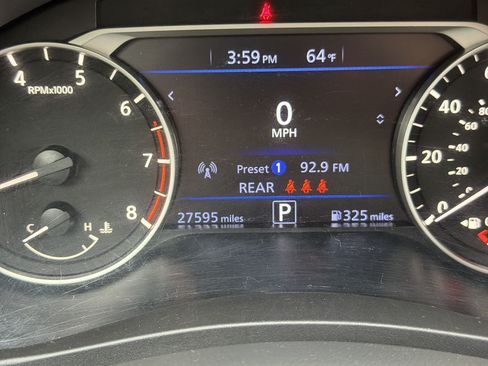 Used 2025 Nissan Altima 2.5 SV AWD/4WD image 15