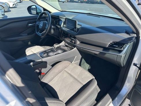 Used 2024 Nissan Rogue SV image 19