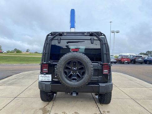 Used 2018 Jeep Wrangler Unlimited Sport AWD/4WD image 13