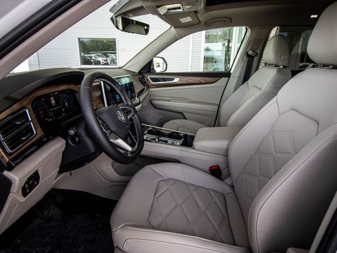 New 2026 Volkswagen Atlas SE FWD image 26