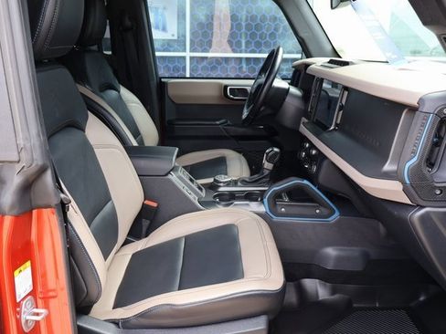 Certified 2024 Ford Bronco Wildtrak image 16